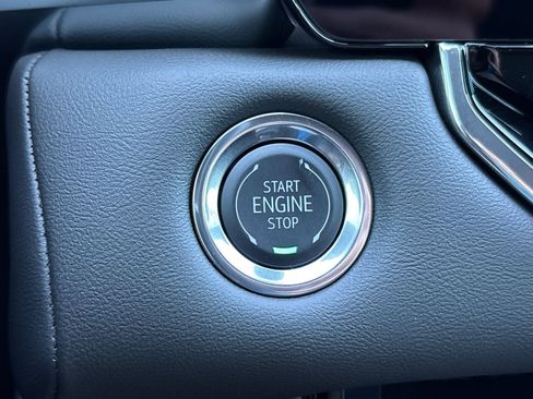 New 2026 GMC Canyon Elevation w/ Convenience Package image 15