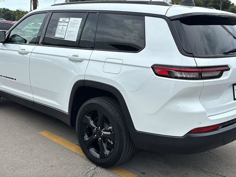 Used 2024 Jeep Grand Cherokee L Limited w/ Black Appearance Package RWD image 5