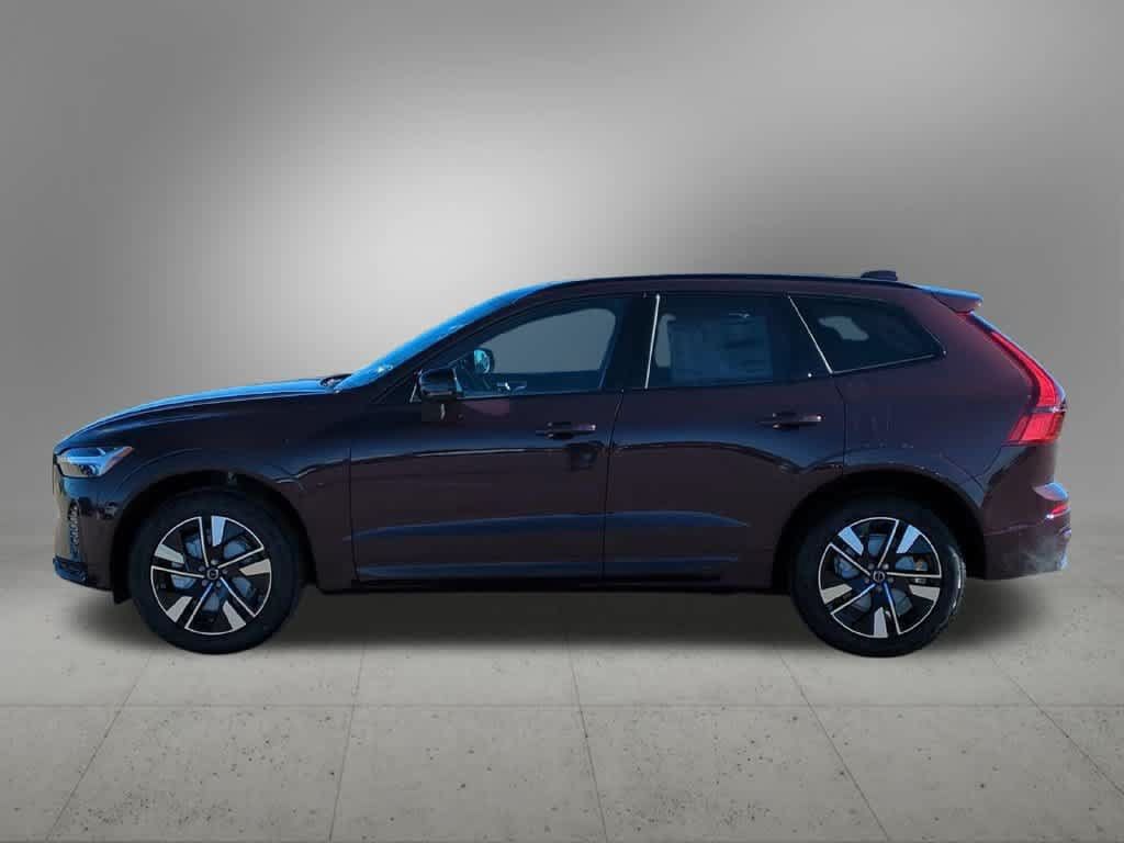 Used 2026 Volvo XC60 B5 Plus w/ Protection Package Premier AWD/4WD image 3