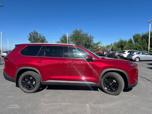 Used 2024 Toyota Grand Highlander AWD image 4