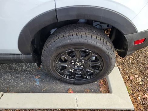 Used 2025 Ford Bronco Sport Badlands image 4