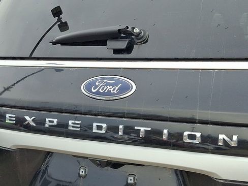 Used 2023 Ford Expedition XLT image 29