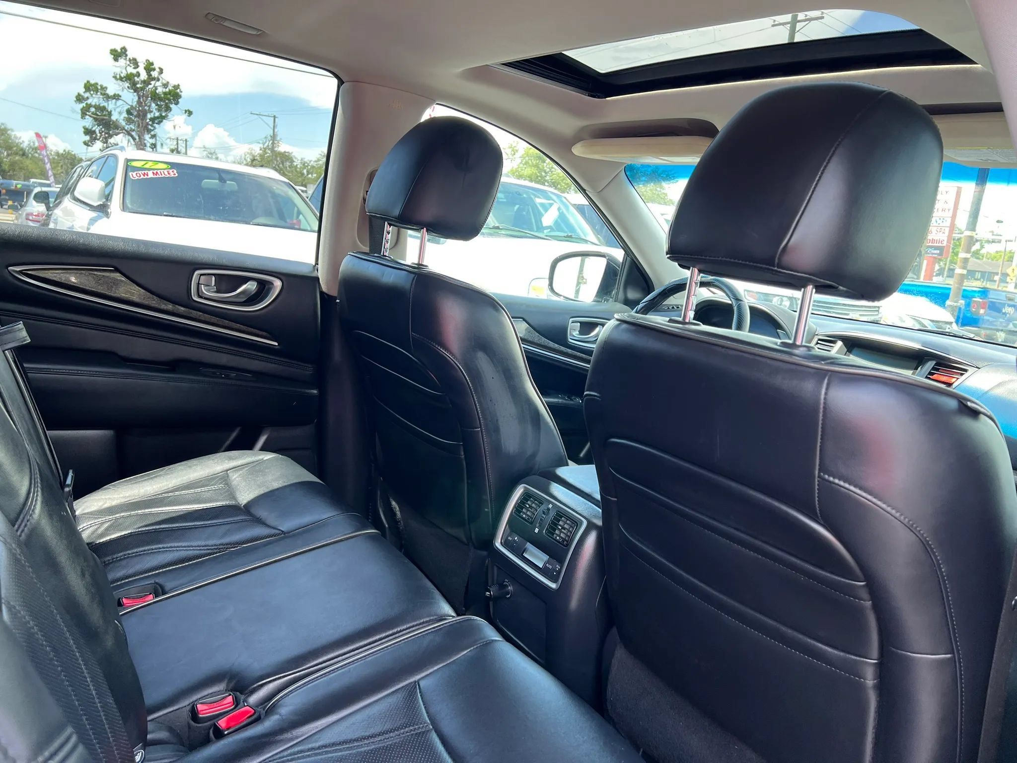Used 2014 INFINITI QX60 Luxe w/ Premium Package AWD/4WD image 17