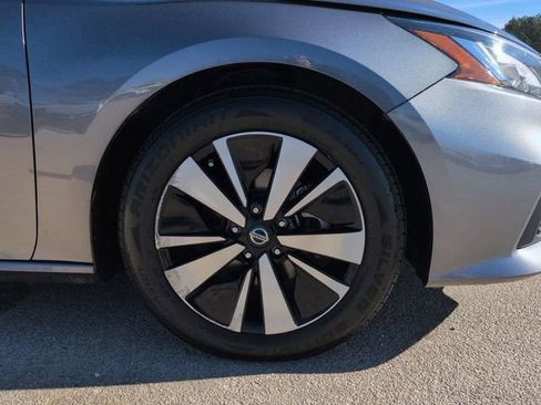 Used 2022 Nissan Altima 2.5 SV image 10