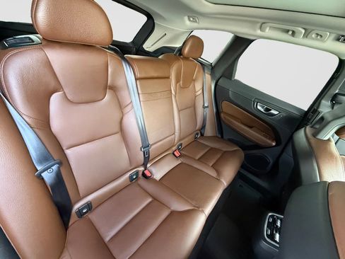 Used 2018 Volvo XC60 T6 Inscription w/ Convenience Package AWD/4WD image 19