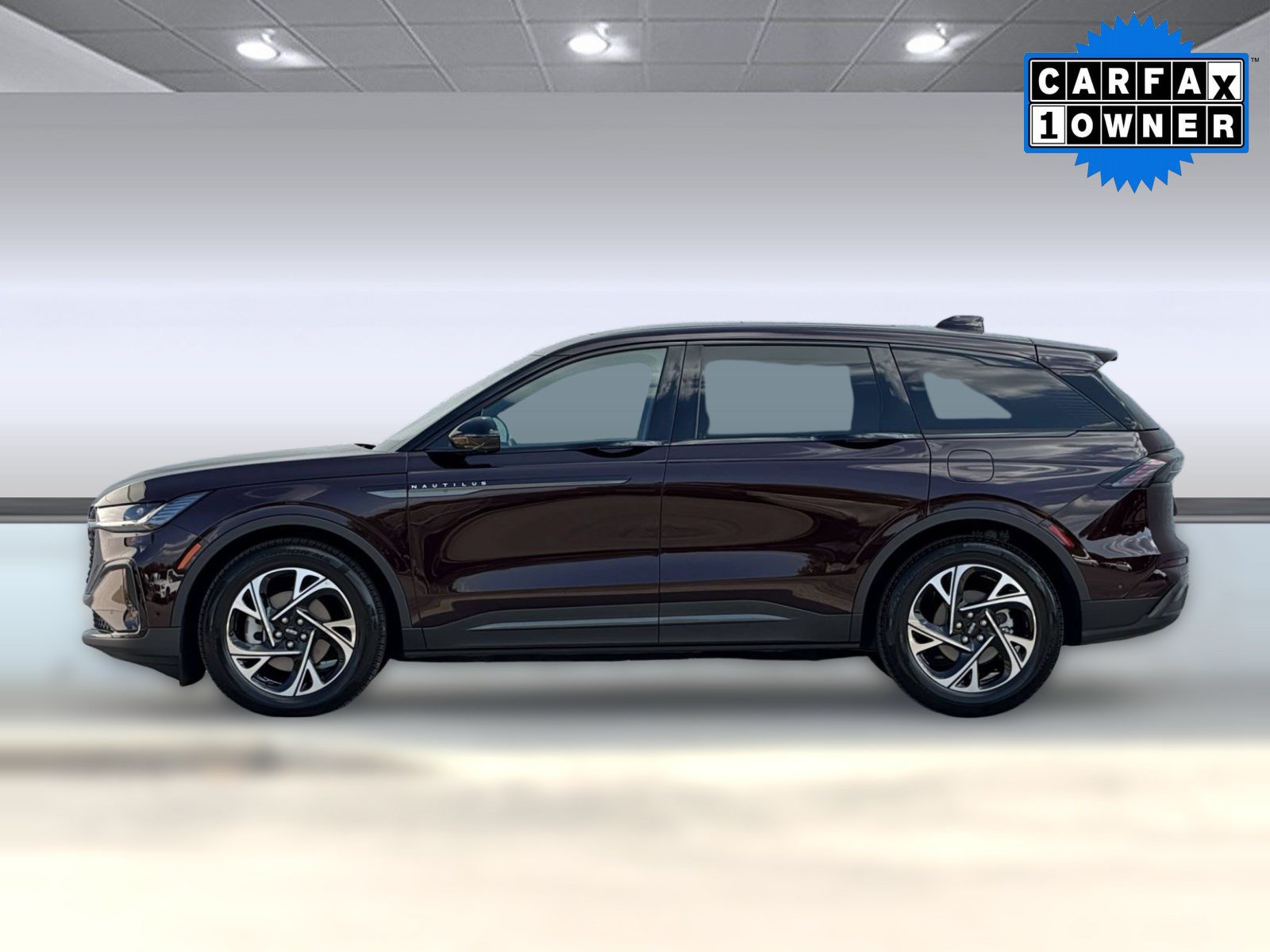 Used 2024 Lincoln Nautilus Premier w/ Equipment Group 102A AWD/4WD image 2