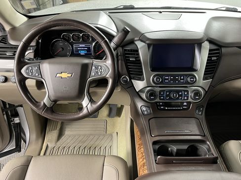 Used 2018 Chevrolet Suburban Premier image 10