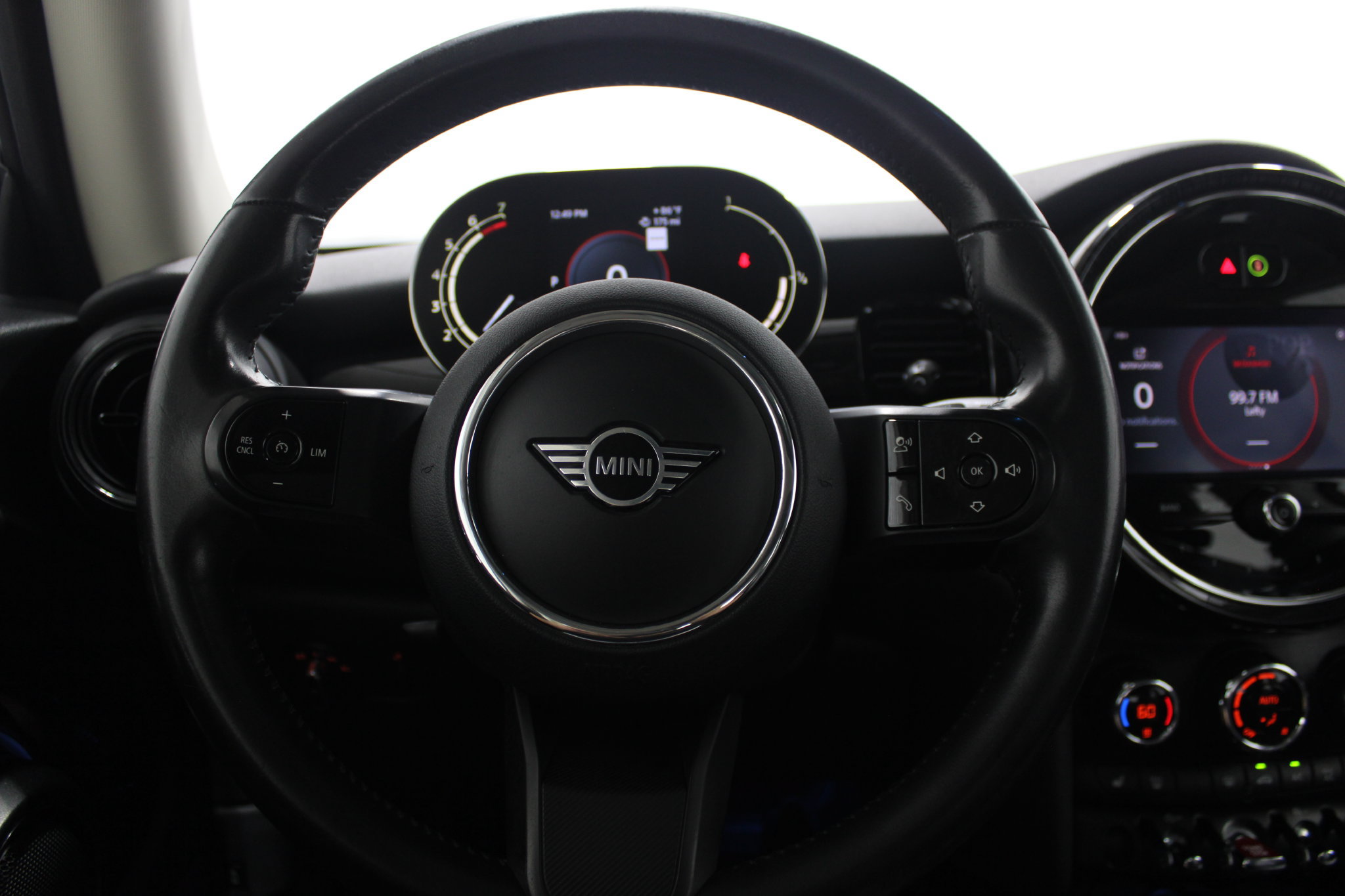 Used 2023 MINI Cooper 2-Door Hardtop FWD image 24