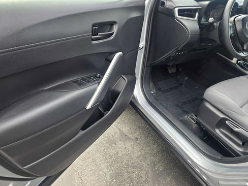 Used 2025 Toyota Corolla Cross AWD Hybrid image 20