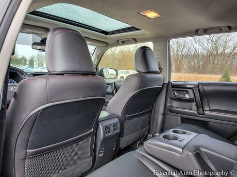 Used 2017 Toyota 4Runner TRD Off-Road Premium image 12