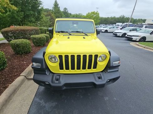 Used 2024 Jeep Wrangler Unlimited Sport AWD/4WD image 5