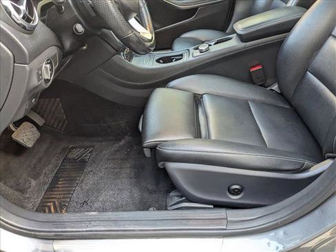 Used 2019 Mercedes-Benz GLA 250 4MATIC image 15