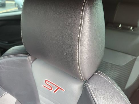 Used 2015 Ford Focus ST w/ Equipment Group 401A FWD image 18