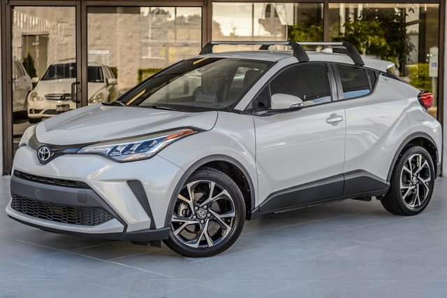 Used 2020 Toyota C-HR XLE FWD image 2