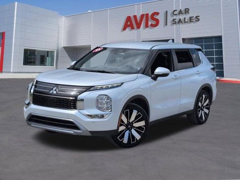 Used 2025 Mitsubishi Outlander SE FWD image 1