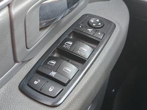 Used 2016 RAM 1500 Classic SLT w/ SLT Plus D←cor Group image 31