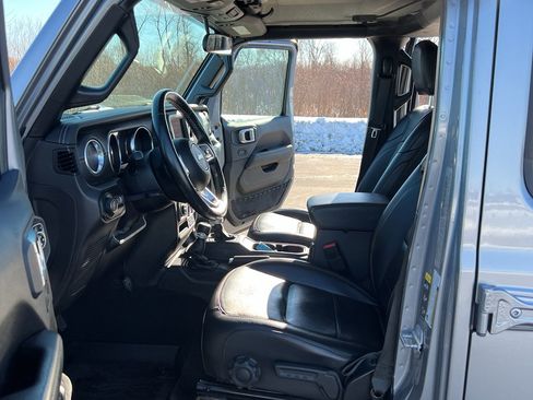 Used 2020 Jeep Wrangler Unlimited Sahara w/ Cold Weather Group image 15