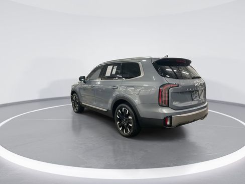 Used 2025 Kia Telluride SX w/ SX Captain's Chair Package image 6