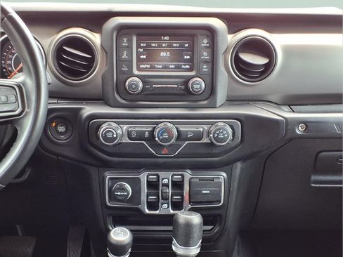 Used 2019 Jeep Wrangler Unlimited Sport S AWD/4WD image 14
