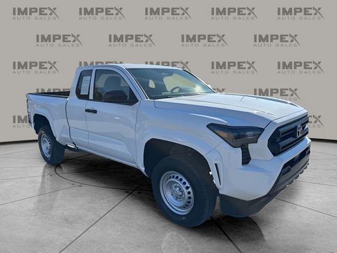 Used 2024 Toyota Tacoma SR image 7