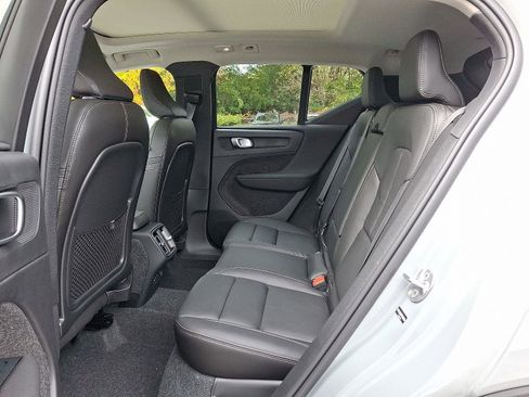 New 2026 Volvo XC40 B5 Ultra w/ Climate Package image 6