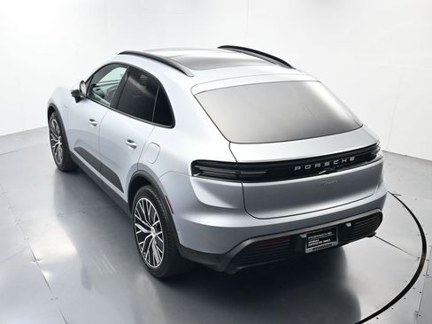 Certified 2025 Porsche Macan Electric RWD image 37