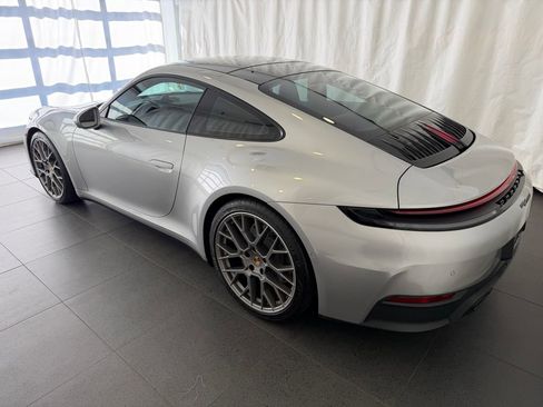 Used 2025 Porsche 911 Carrera RWD image 3
