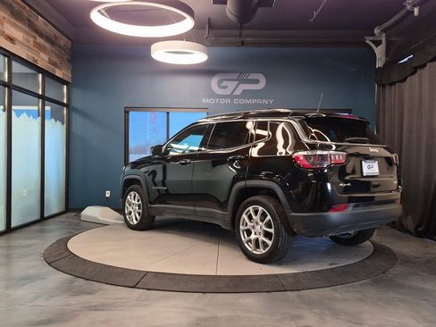 Used 2023 Jeep Compass Latitude image 5