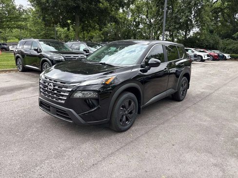 New 2026 Nissan Rogue SV FWD image 3