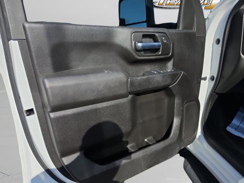 Used 2023 Chevrolet Silverado 2500 Custom w/ Custom Convenience Package image 18