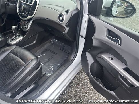 Used 2018 Chevrolet Sonic Premier image 9