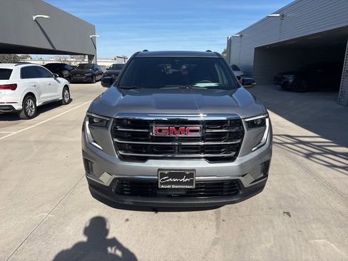 Used 2025 GMC Acadia Elevation image 2