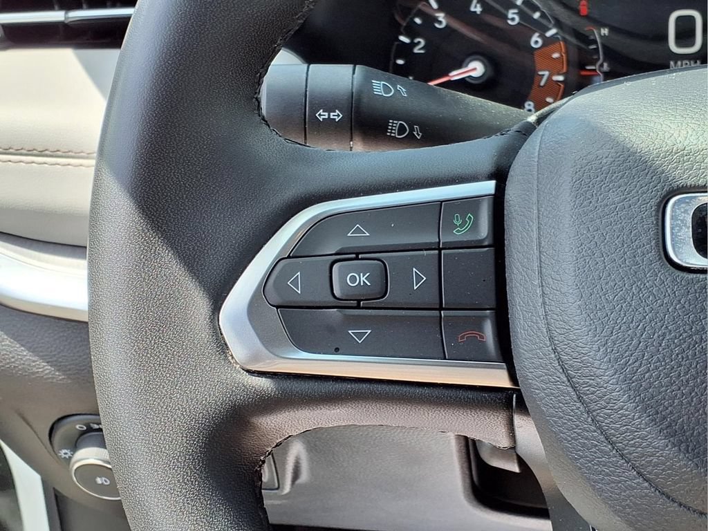 Used 2025 Jeep Compass Limited AWD/4WD image 16