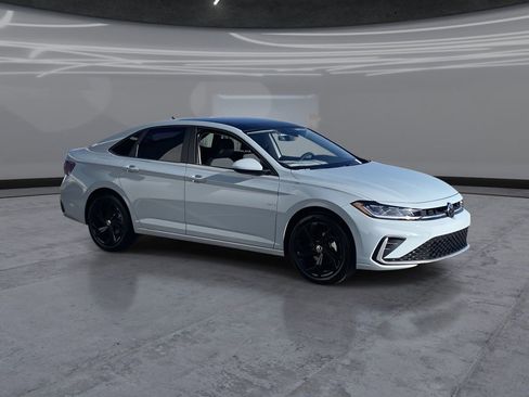 New 2026 Volkswagen Jetta SE FWD image 2