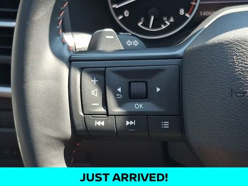 Used 2025 Nissan Rogue SV AWD/4WD image 21