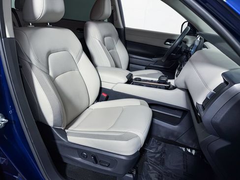Certified 2024 Nissan Pathfinder SL AWD/4WD image 15