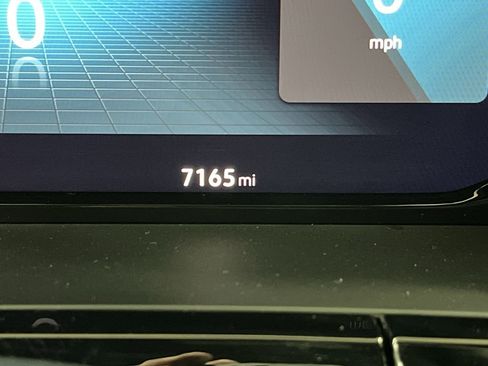 Used 2024 Volkswagen Atlas Cross Sport SE image 6