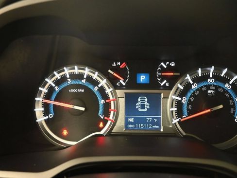 Used 2017 Toyota 4Runner Limited AWD/4WD image 19