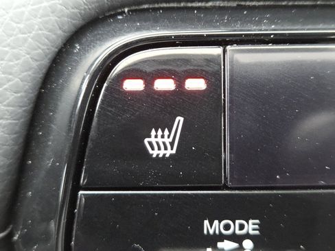 Used 2025 Honda Pilot Touring image 8