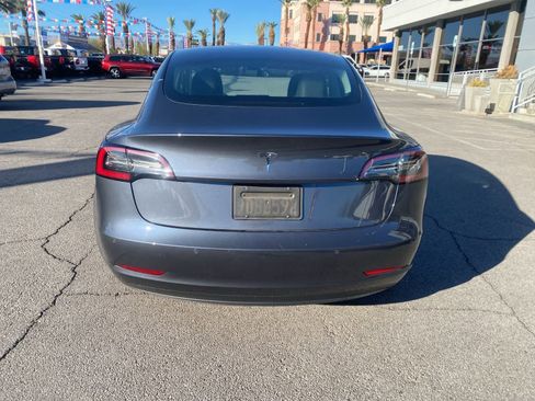 Used 2022 Tesla Model 3 image 8