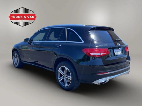 Used 2019 Mercedes-Benz GLC 300 4MATIC image 4