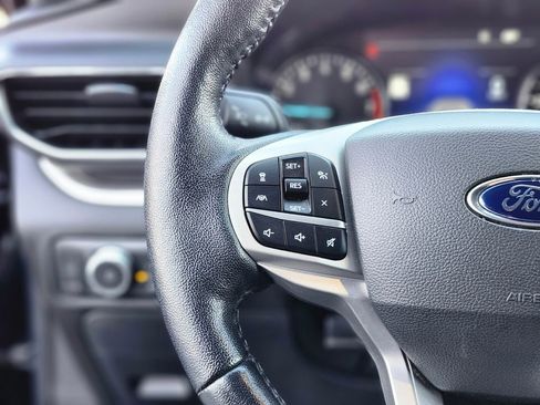 Used 2022 Ford Explorer XLT w/ Equipment Group 202A image 30