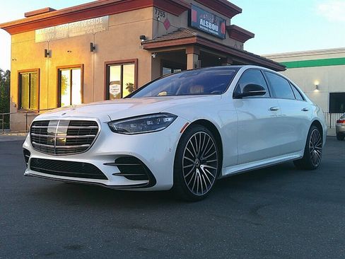 Used 2023 Mercedes-Benz S 580 4MATIC Sedan image 2