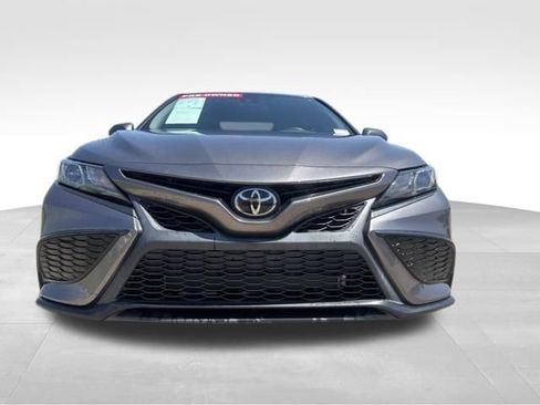 Used 2022 Toyota Camry SE w/ Carpet Mat Package (TMS) FWD image 3