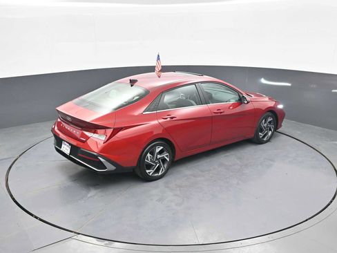 Used 2025 Hyundai Elantra Limited FWD image 36