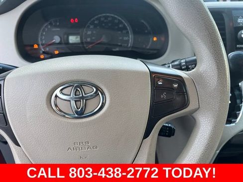 Used 2014 Toyota Sienna LE FWD image 16