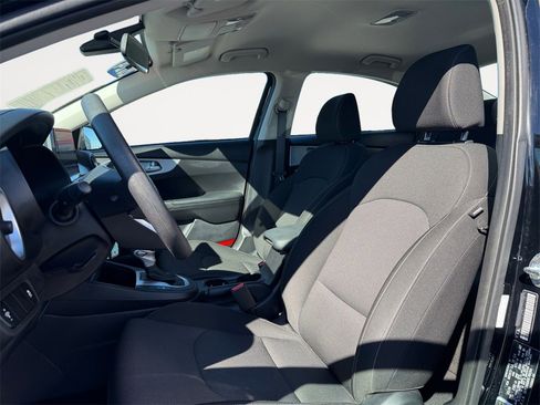 Used 2024 Kia Forte LXS image 9