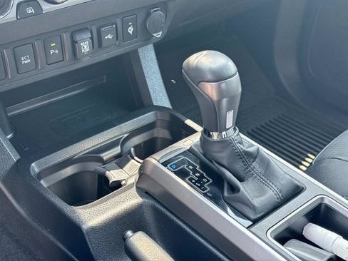 Used 2023 Toyota Tacoma Limited w/ Nightshade Package AWD/4WD image 33
