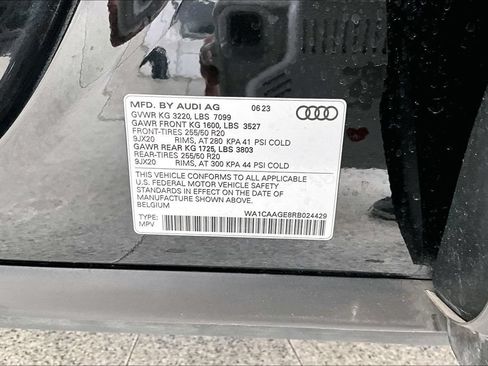 Used 2024 Audi Q8 e-tron Premium Plus w/ Premium Plus Package AWD/4WD image 43