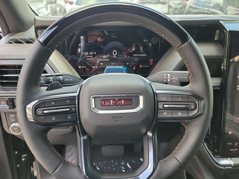 New 2026 GMC Yukon AT4 AWD/4WD image 9